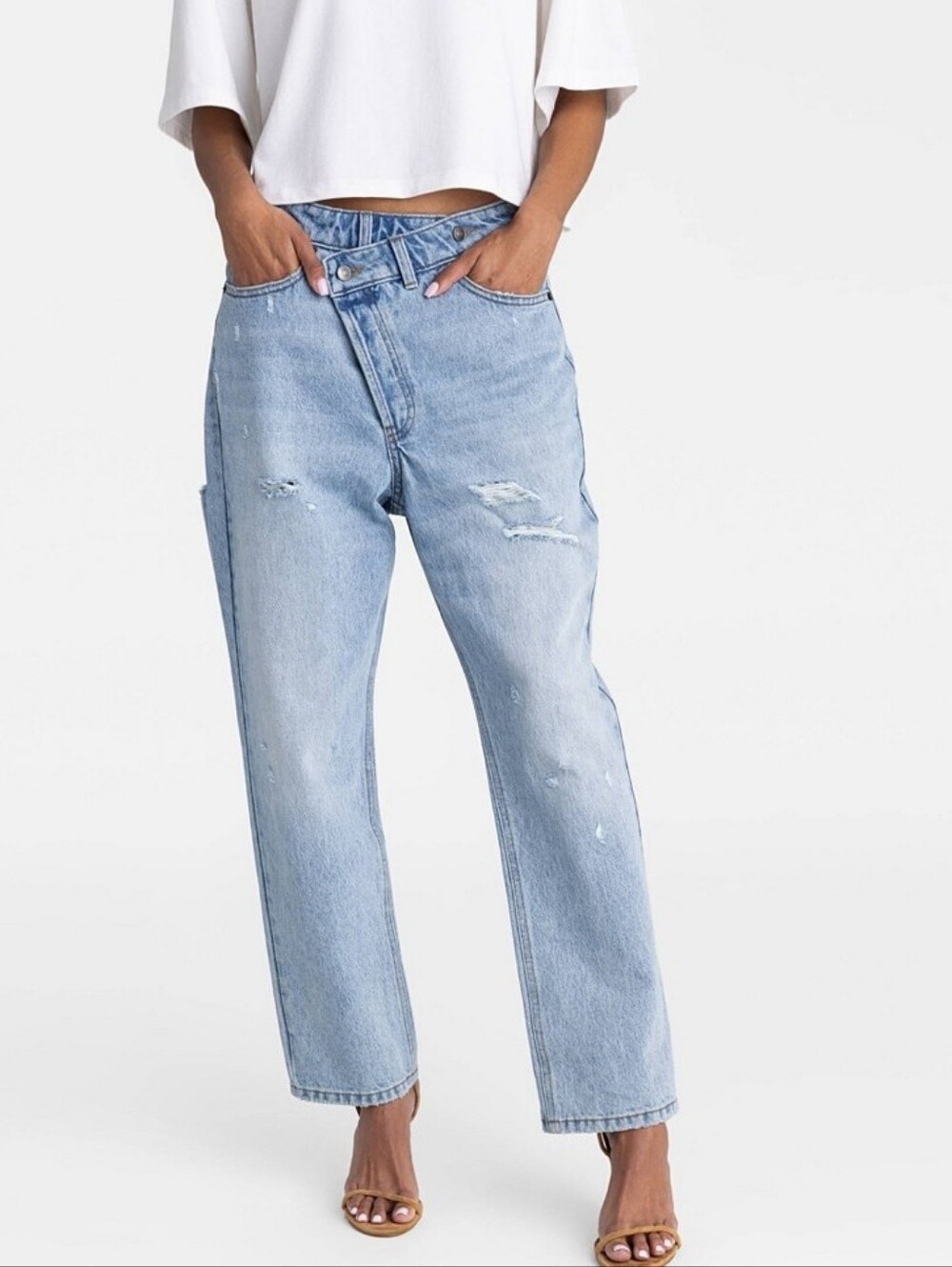 NWT KBB By Kahlana Women's Light Wash High-Rise Straight Leg Jeans Size 4 - Picture 1 of 13